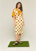 Cargar imagen en el visor de la galería, VESTIDO FELPA GIRASOLES
