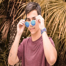 Cargar imagen en el visor de la galería, GAFAS DE SOL HUSTLE LIGHTBLUE