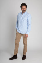 Cargar imagen en el visor de la galería, CAMISA POLERA 100% LINO CELESTE