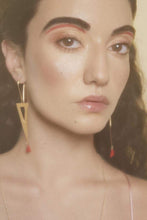 Cargar a imaxe no visor de galería, PENDENTES DE TERRA DE PLÁSTICO DE LATÓN CHATADO OURO (NEGRO)