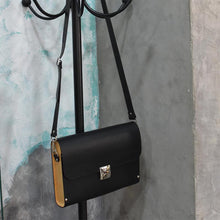 Cargar imagen en el visor de la galería, MALETIN MADERA NEGRO POR NOA COMPLEMENTS