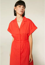 Cargar imagen en el visor de la galería, VESTIDO CAMISERO POPELIN ROJO
