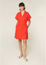 Cargar imagen en el visor de la galería, VESTIDO CAMISERO POPELIN ROJO