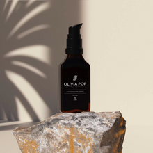 Cargar imagen en el visor de la galería, SERUM REPARADOR ANTI- MANCHAS POR OLIVIA POP