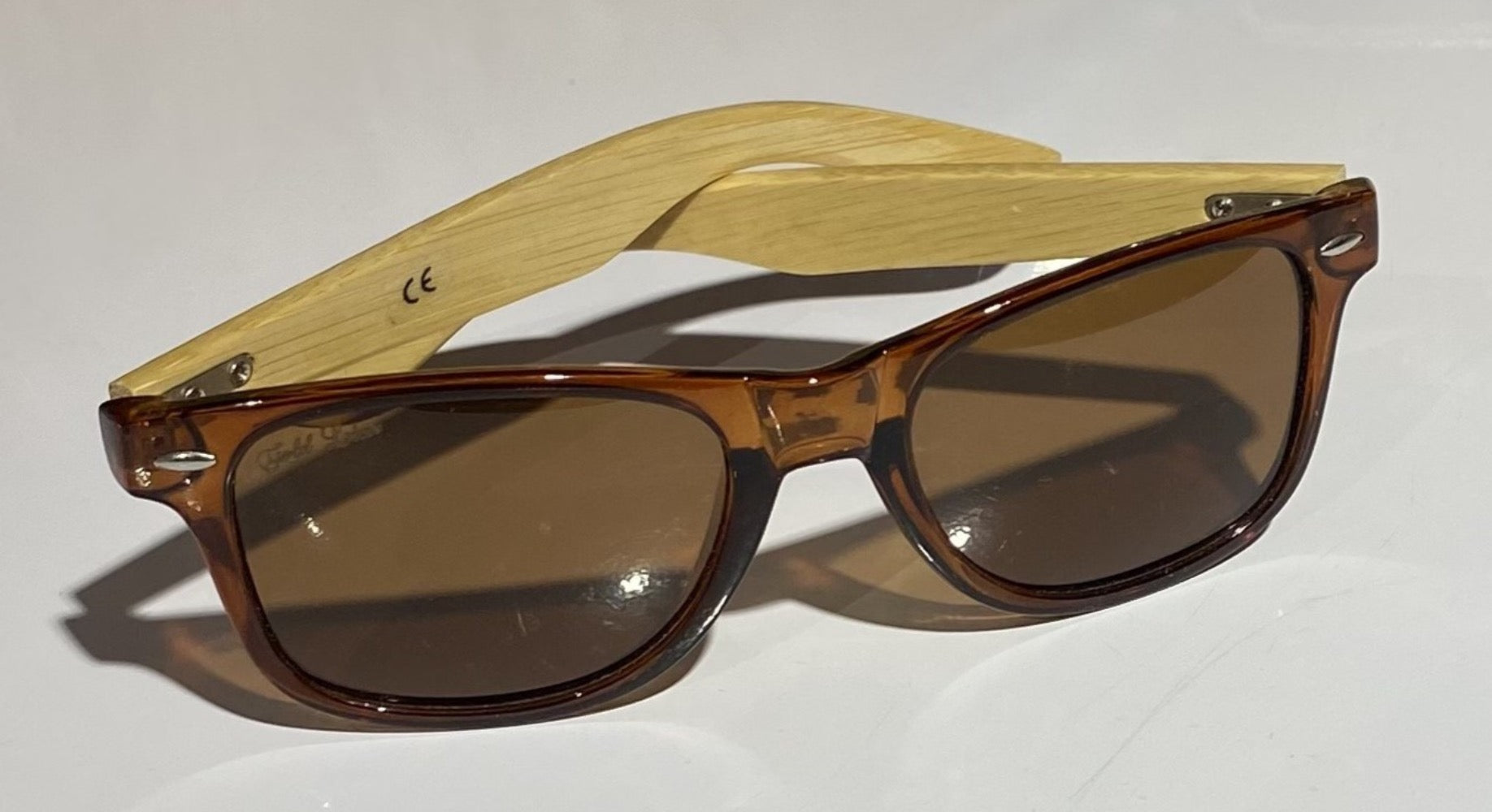 GAFAS DE SOL CAREY Y MADERA RIO BROWN GOLD LION OFICIAL